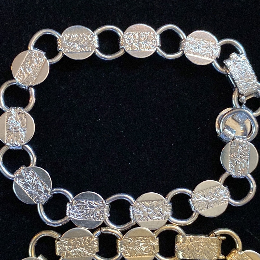 Sarah Coventry Embossed Bracelets - Picture 2 of 7